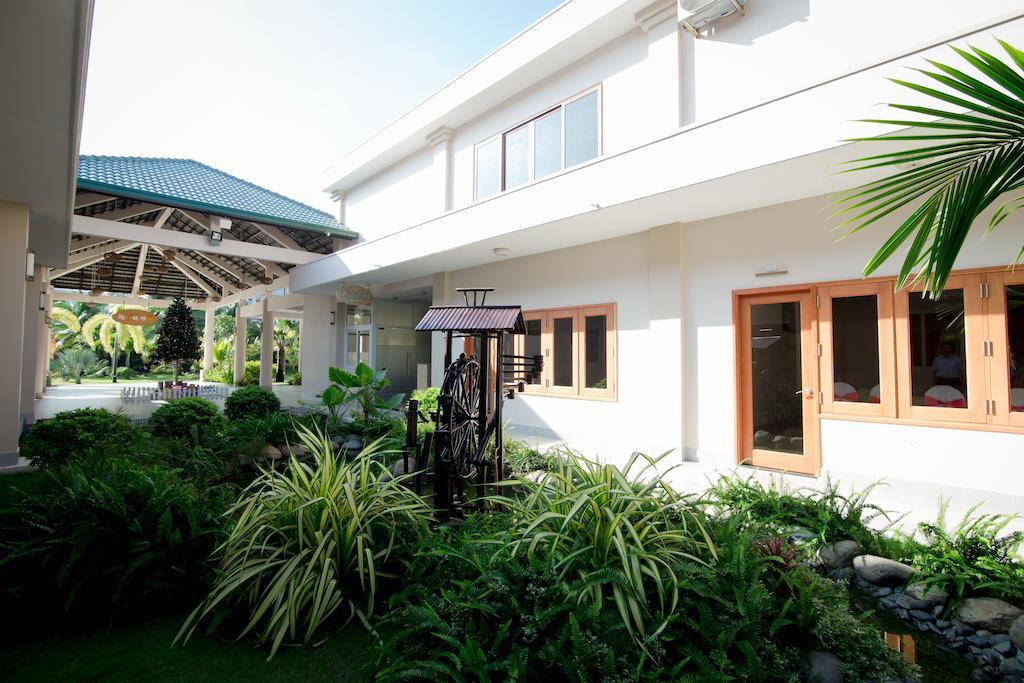 Hoa Binh Rach Gia Resort Bagian luar foto